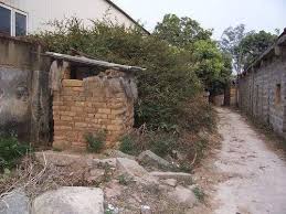A restroom located outside of the residences. Ancient restrooms outside of house Feng Shui min - Do Restrooms and Bathrooms Really Bring Bad Feng Shui?