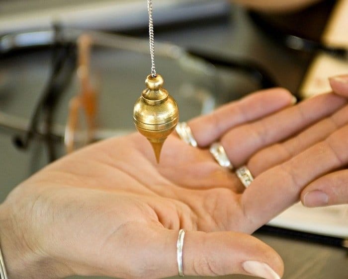 Dowsing Pendulum feng shui or not min - Feng Shui and Dowsing: Are They Similar, Related, or Complementary? Dowsing Pendulum feng shui or not min - Feng Shui and Dowsing: Are They Similar, Related, or Complementary?