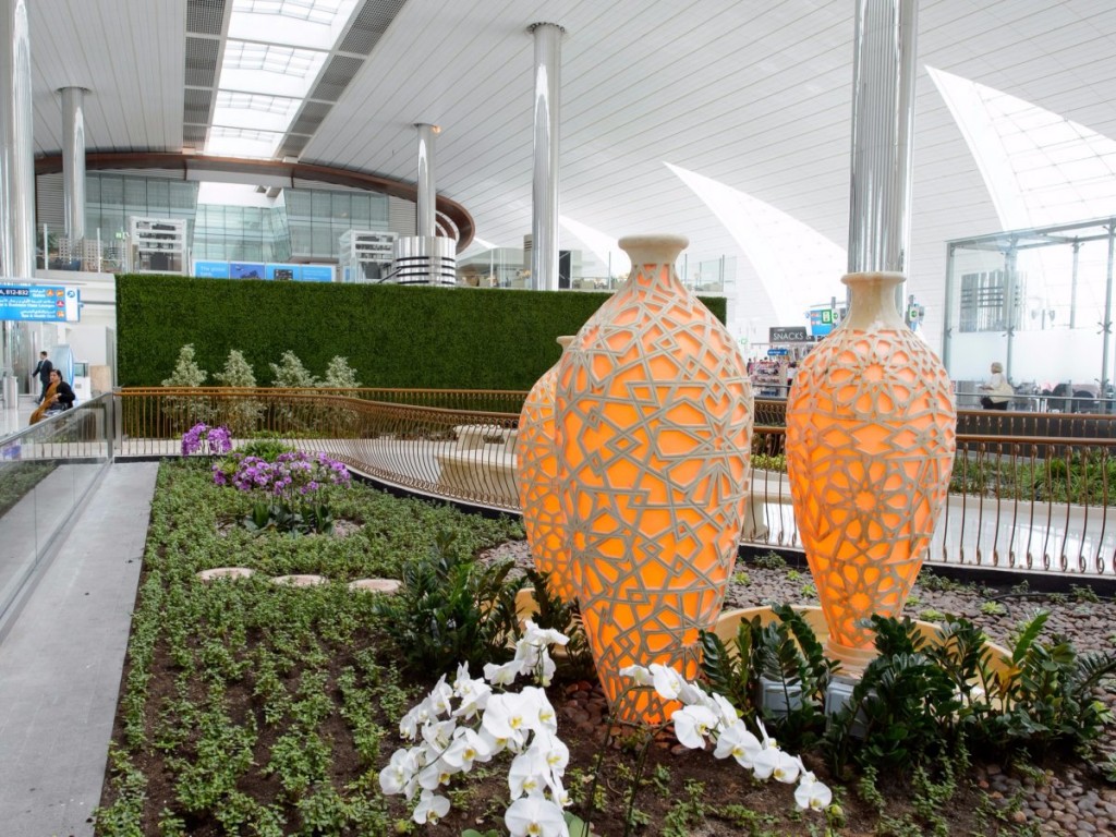 Dubai Airport Zen garden. Dubai International Airport with Zen Garden 1024x768 - Top 10 International Airports with Awesome Feng Shui