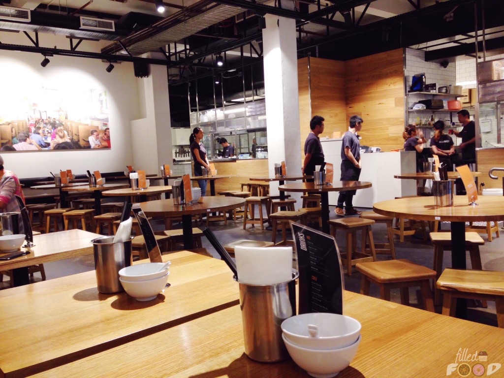 How do you feel when you enter a restaurant that felt “dead”? Empty restaurant 1024x768 - What is Qi (Chi) in Feng Shui?