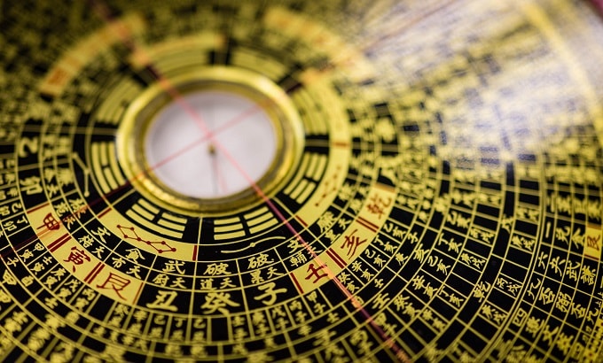 The Feng Shui Luo Pan is used to determine the Li Qi element of Feng Shui. fengshui luo pan consultation min - Do "Feng Shui Products" Really Work?