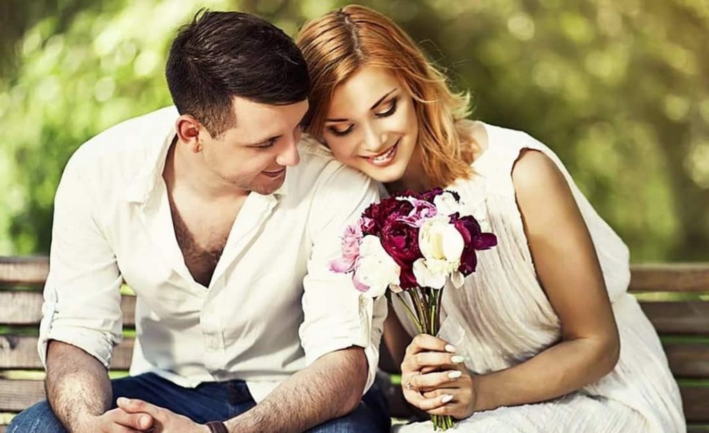Happy photos bring back pleasant memories and creates inner positive energy. Happy Couple Photos 1024x626 - 27 Feng Shui Tips to Attract Love and Improve Romance