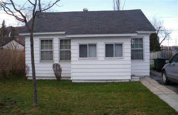 Can you tell that the facing direction is different from the front door direction? Hidden front door - How to Find Your Home’s Feng Shui Facing Direction