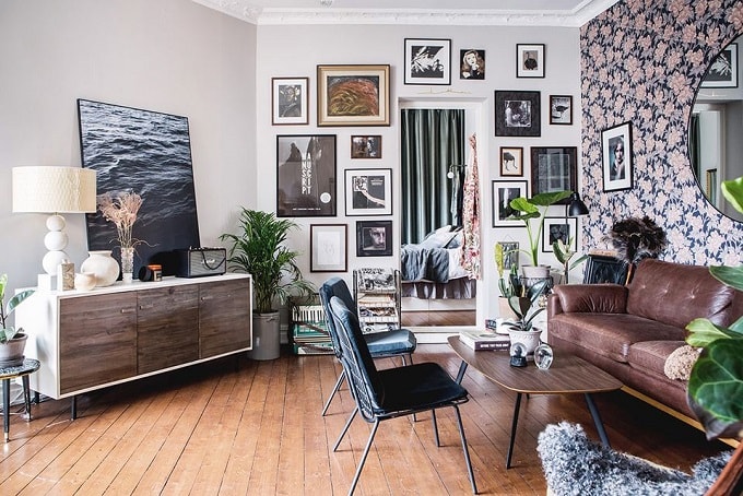 The image above shows a living room with at least 5 corners, which is not ideal. living room weird shaped feng shui min - 27 Feng Shui Living Room Tips & Rules: Location, Design, Furniture, and Items