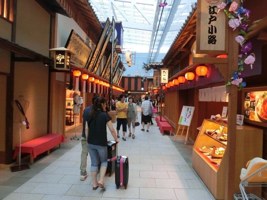 Tokyo Haneda Airport Edo Marketplace Shops and Restaurants 1 - Top 10 International Airports with Awesome Feng Shui