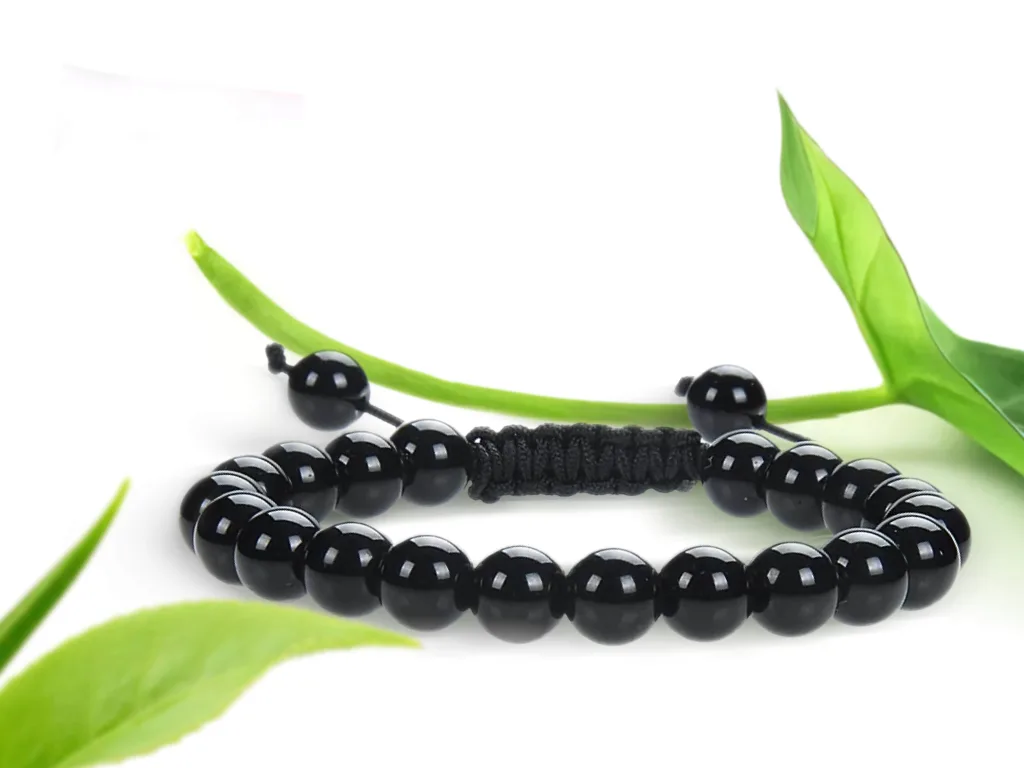 Black Onyx b min 1024x768 - Benefits of Feng Shui Bracelets: Do They Really Work? Black Onyx b min 1024x768 - Benefits of Feng Shui Bracelets: Do They Really Work?