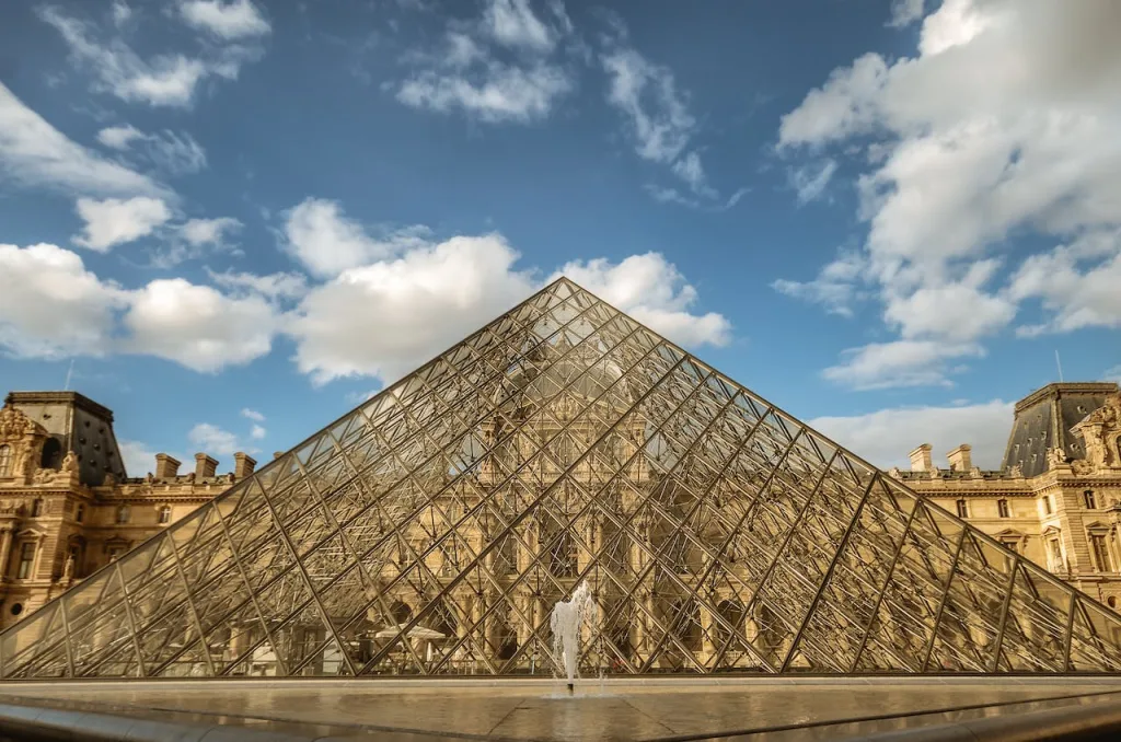 pexels murilo silva 5199844 1024x678 - Travelling to Paris: architecture and feng shui